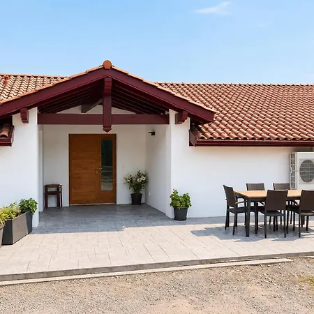 Ferme Renovee Pays-basque Holiday home Iholdy